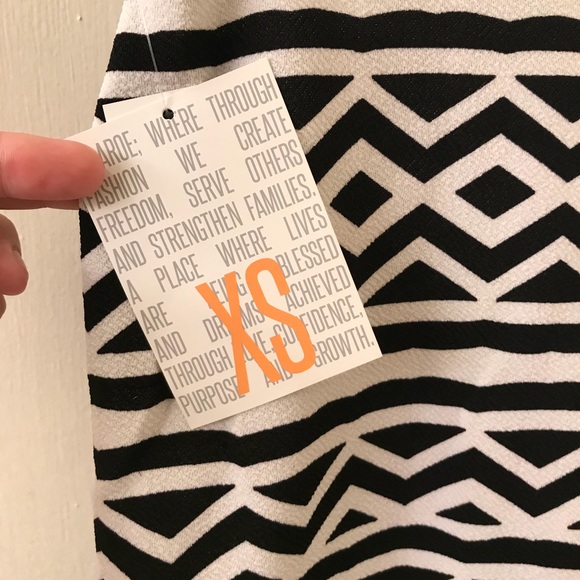 XS LuLaRoe Cassie - Picture 2 of 3